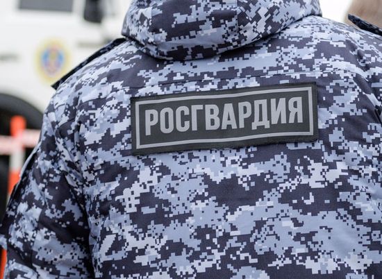 В Волгограде грабитель вырвал из рук студента тысячу рублей и сбежал