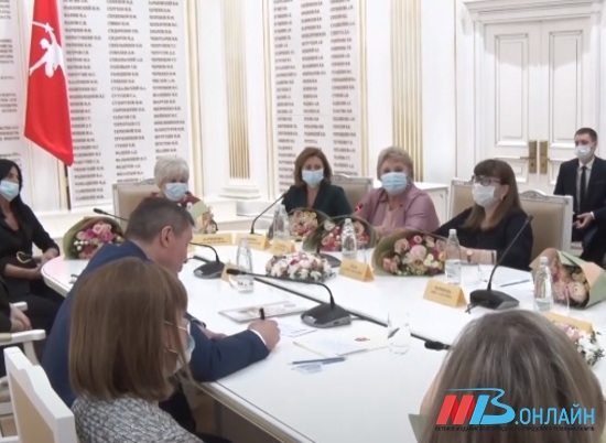 Губернатор провел встречу с женским активом Волгоградской области