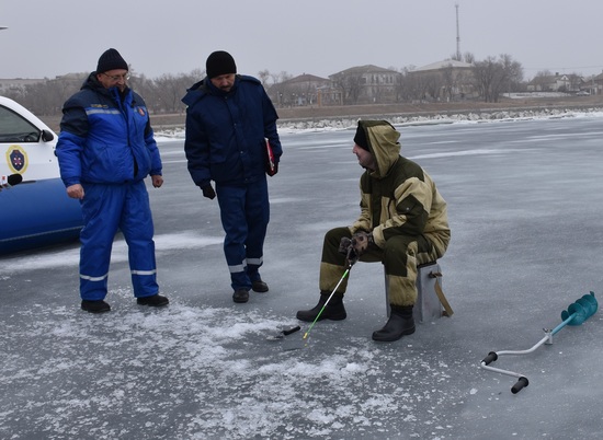 В Волгоградской области провели более ста рейдов по безопасности на водоемах