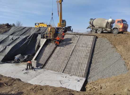 Под Волгоградом заканчивают строить новое гидротехническое сооружение