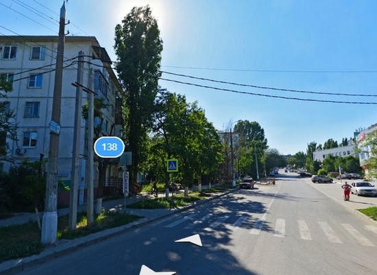Колесный трактор наехал на пешехода в Кировском районе Волгограда