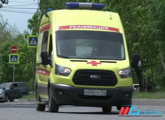 В центре Волгограда грузовик во дворе насмерть сбил 83-летнюю женщину