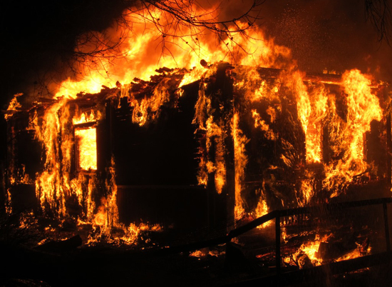 В Волгограде мужчина сгорел заживо в своем доме