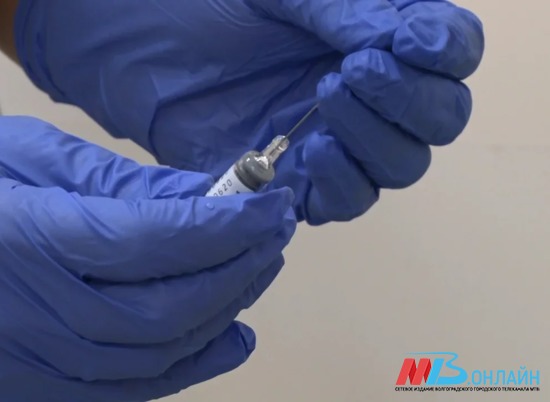 В крупном ТЦ в Волгограде проходит вакцинация от COVID-19