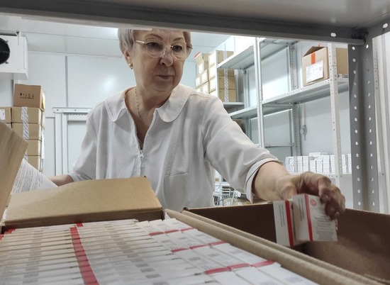 В Волгоградскую область поступили 4860 доз вакцины «ЭпиВакКорона»