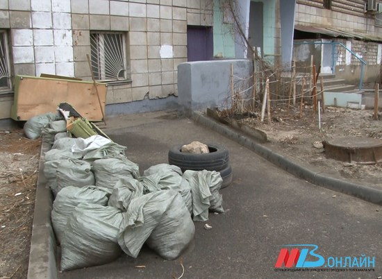 «Хамят в открытую»: жильцы дома на севере Волгограда устали бороться со своей УК