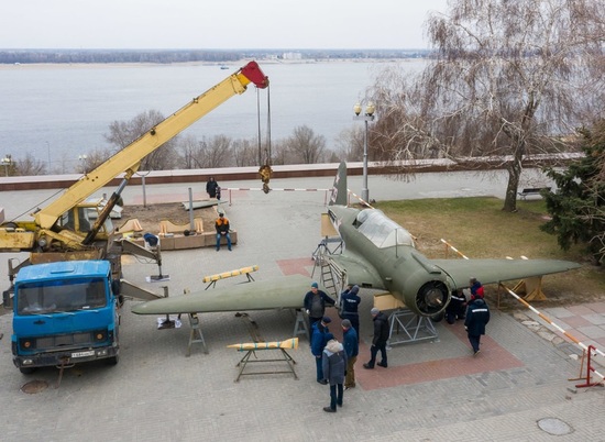 В Волгограде к 9 мая отреставрируют макет самолета СУ-2