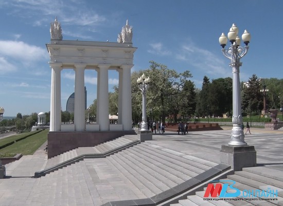В Волгограде проверят состояние лестницы на Центральной набережной