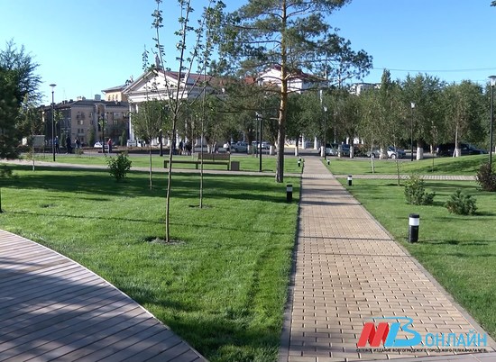 В 16 городах Волгоградской области благоустраивают парки и дворы