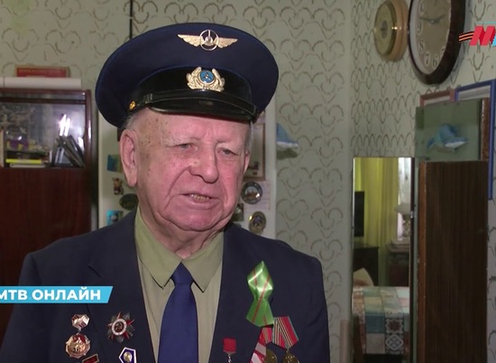 Фронтовик и участник строительства Волжской ГЭС Иван Жуланов отмечает 95-летие