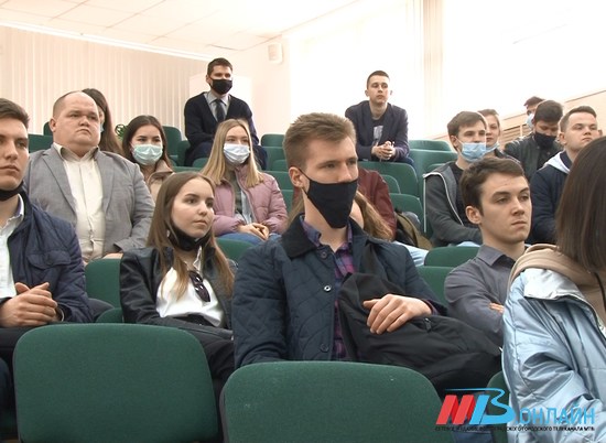 Студентам ИАиС в Волгограде рассказали о вариантах трудоустройства в регионе
