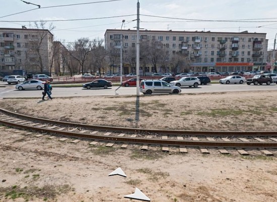 В центре Волгограда на 7-й Гвардейской начали ремонт трамвайного переезда