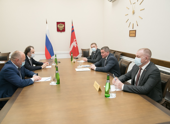 Губернатор Андрей Бочаров встретился с представителями Совета Федерации