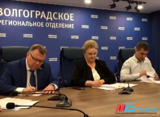 В Волгограде 2 врача и общественница подали документы на участие в праймериз "ЕР"