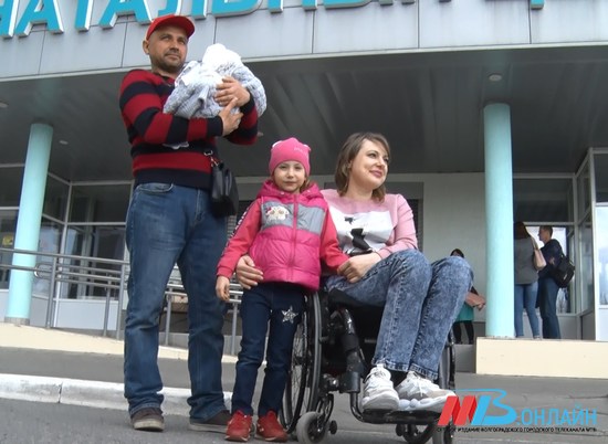 Женщина-инвалид родила сына в Волгограде