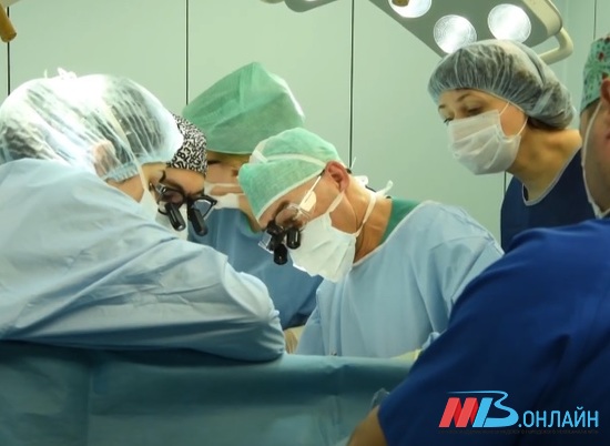 Медики Волгоградской области проводят сложные операции на сердце