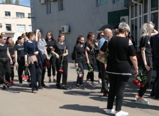 В Волгограде простились с погибшими в ДТП девочками-баскетболистками