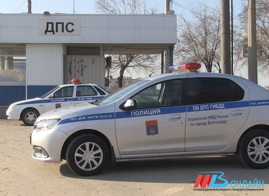 Водитель BMW в Волгограде заплатит 800 рублей за первомайский дрифт