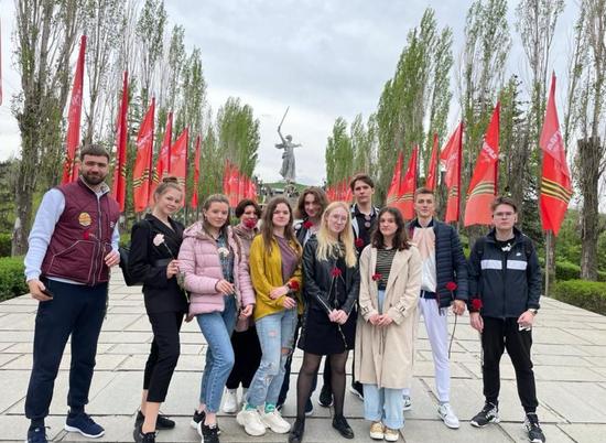 Учитель из Магадана познакомил школьников с героической историей Волгограда