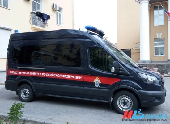 СМИ: в Волгограде с крыши общежития вуза упал молодой мужчина
