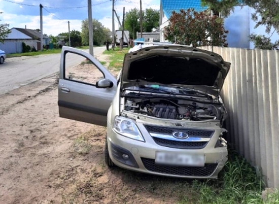 В Волгоградской области водитель «Лады» потерял сознание и погиб в ДТП