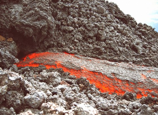 Ученые рассказали о вероятном извержении крупнейшего вулкана в мире