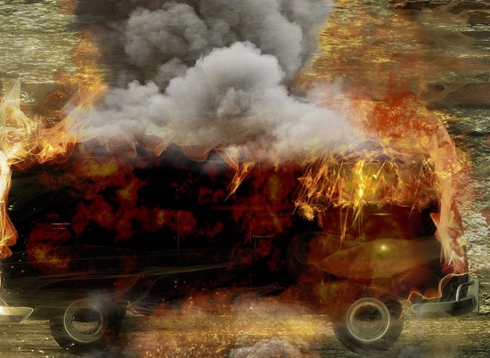 В Волгограде в поселке Гумрак сгорел старый автобус ПАЗ