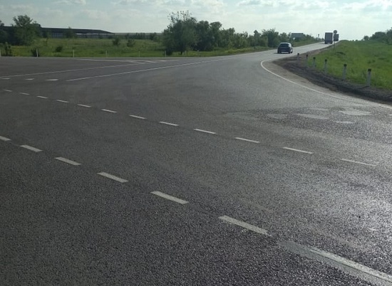 На юго-западе Волгоградской области отремонтировали 5 км трассы