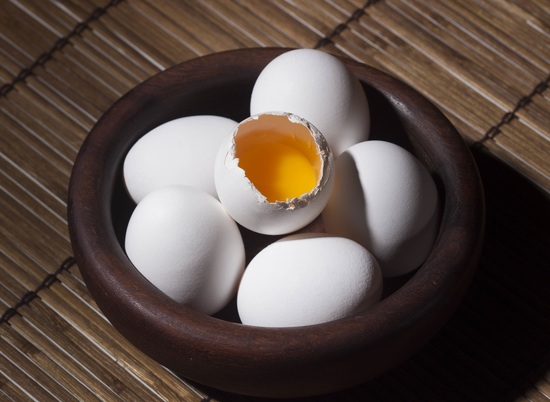 Средняя цена десятка яиц в Волгоградской области упала до 73 рублей