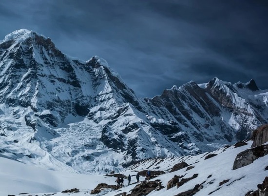 Ученые объяснили, почему вершины Альп становятся красными