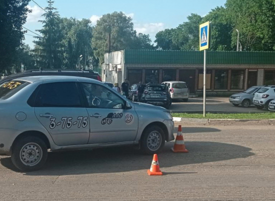 В Урюпинском районе на переходе сбили коляску с годовалым ребенком
