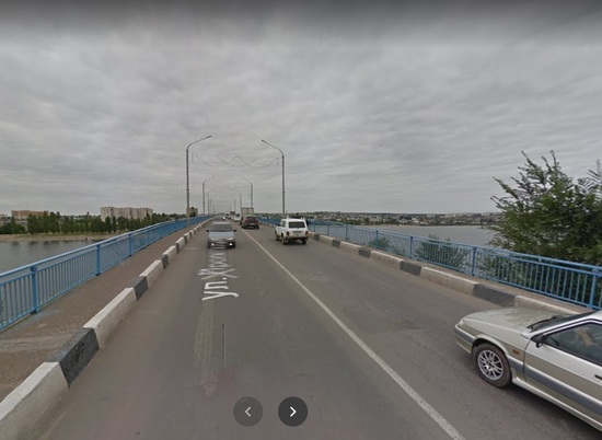 В Волгоградской области 21-летний мужчина утонул под мостом