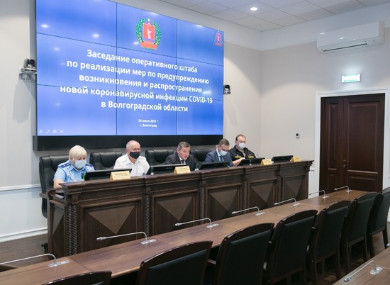 Бочаров поручил дополнительно развернуть 1000 коек в Волгоградской области