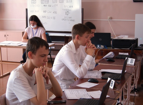 Еще 14 выпускников Волгоградской области сдали ЕГЭ на 100 баллов