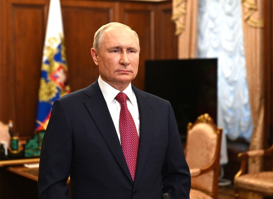 Прямая линия: Владимир Путин отвечает на вопросы россиян