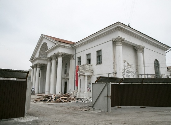 В Волгограде продолжают реконструировать кинотеатр «Победа»