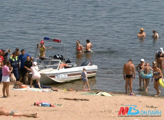 Жителям Волгограда запретили купаться на пляже Тулака