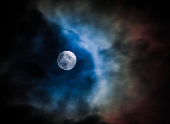 Золотая Луна – 24 июля: как полнолуние повлияет на знаки зодиака