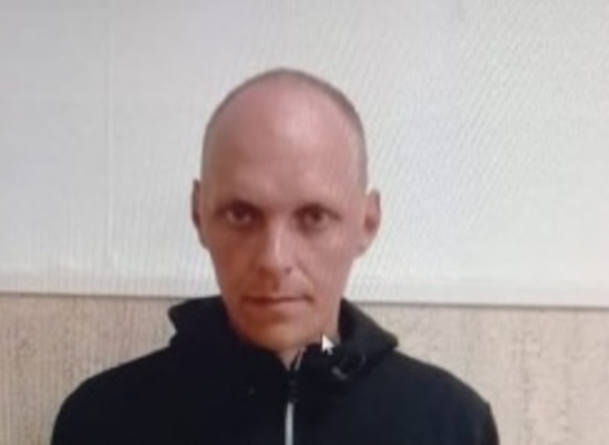 В Волгограде очевидцы сообщили о задержании подозреваемого в педофилии