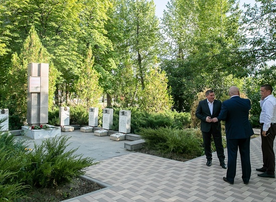 Андрей Бочаров осмотрел полностью обновленный парк Гагарина