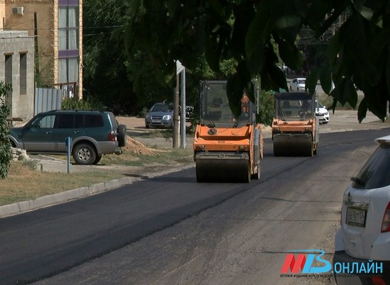 В Волгограде началась реконструкция улицы Шиллера по нацпроекту «БКД»