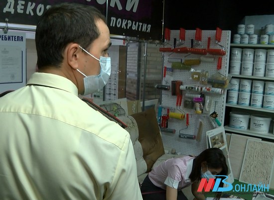 На крупном строительном рынке в Волгограде проверили соблюдение санэпидтребований
