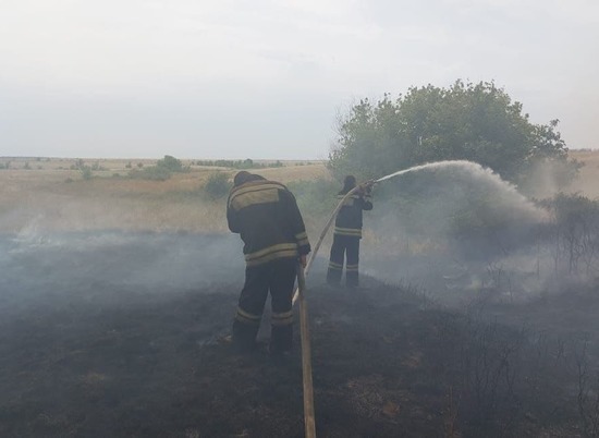 Пожар в Дубовском районе локализовали