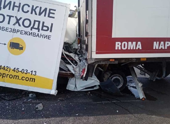 Водитель «газели» погиб в массовом ДТП на трассе под Волгоградом