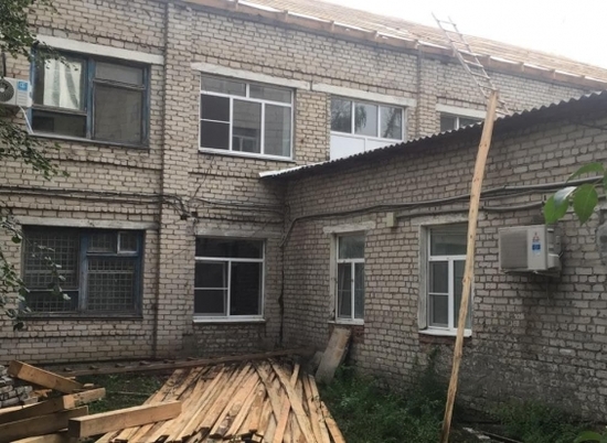 В районной больнице Волгоградской области устранили протечку крыши