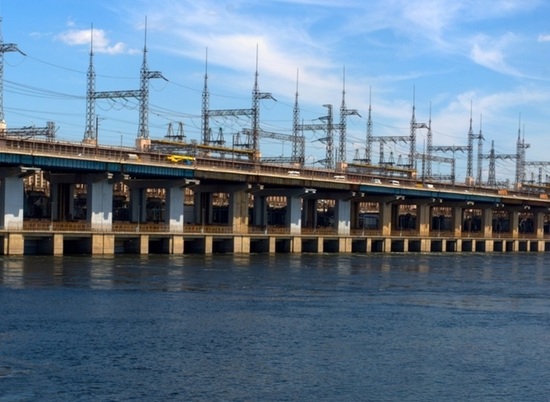 На мосту Волжской ГЭС снято реверсивное движение