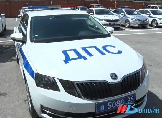 В Волгограде пьяный водитель «Гранты» спровоцировал ДТП с 3 автомобилями