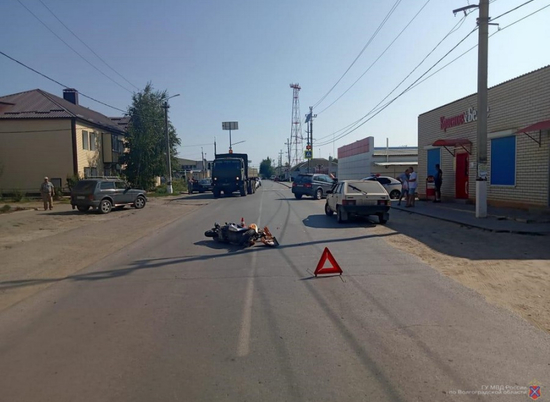 42-летний водитель скутера пострадал в ДТП в Волгоградской области