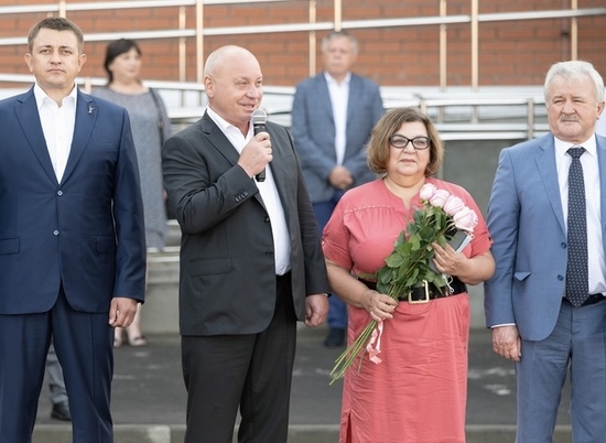 Глава Волгограда поздравил горожан с 1 сентября при открытии новой школы