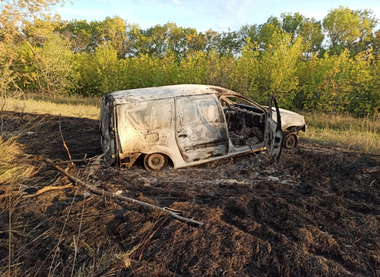 Житель Волгоградской области сообщил об угоне служебной машины, которую сам сжег